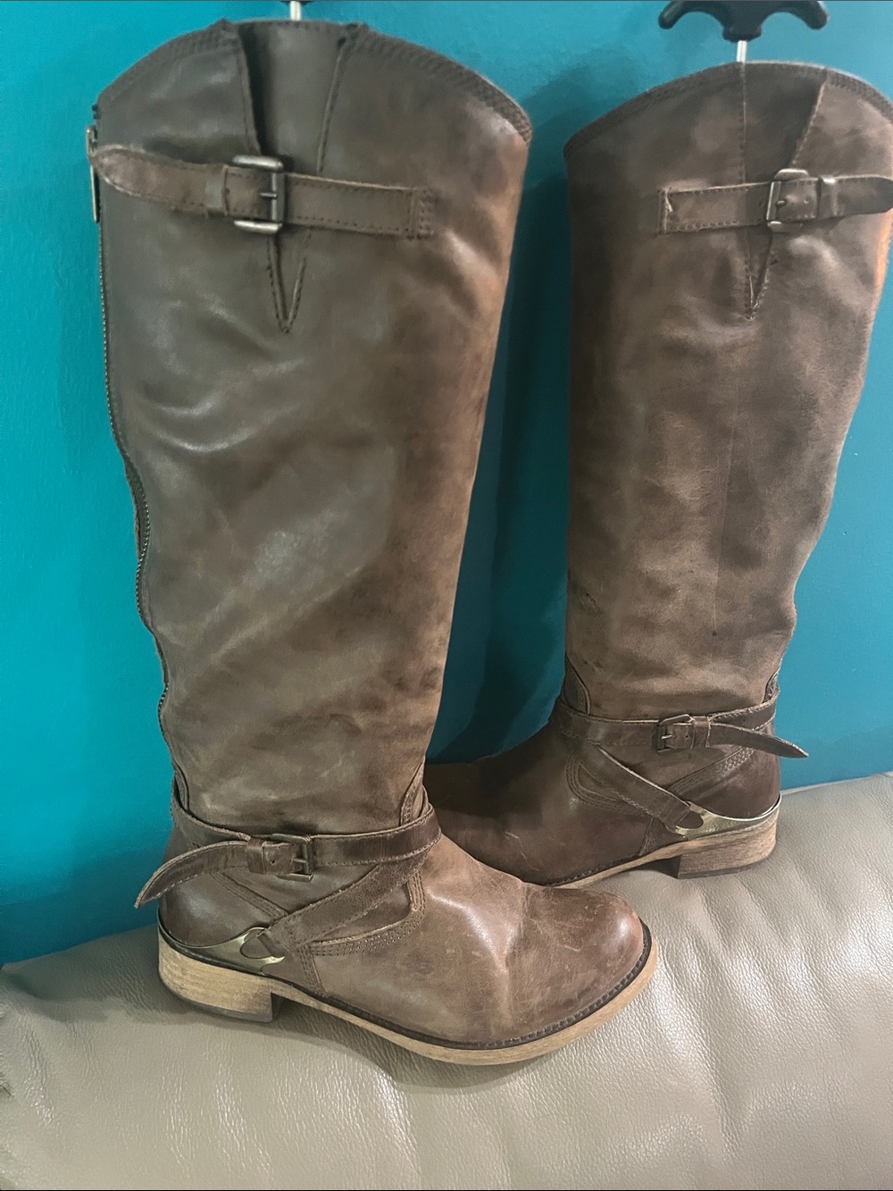 Steve Madden Brown Leather Knee-High Riding Boots Metal Heel Buckle size 7